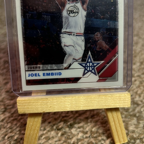 Joel Embiid NBA Panini Optic #3 Philadelphia 76ers - Picture 2 of 4